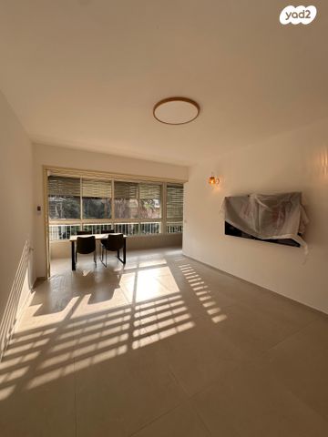 יחידת דיור, בן יהודה 12, הרצליה, חיפה