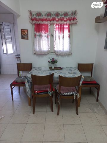 דירה, שדרות הציונות 52, עבאס, חיפה