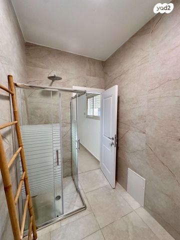 יחידת דיור, בן יהודה 12, הרצליה, חיפה