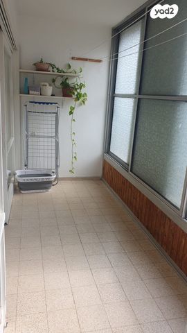 דירה, שלום אש 4, נווה גן, פתח תקווה