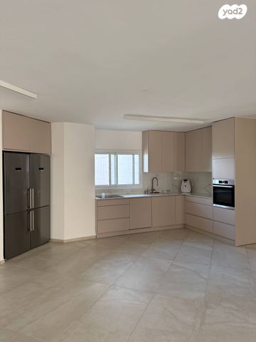 דירה, הרצל רוזנבלום 4, גלילות, תל אביב יפו