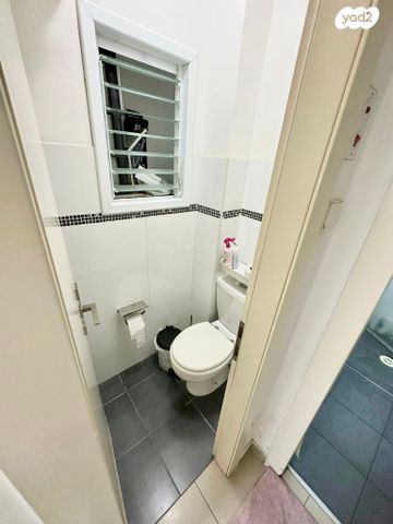 דירה, יוסף סרלין 9, נווה ברבור, כפר שלם מערב, תל אביב יפו