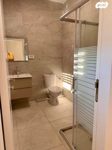 יחידת דיור, בן יהודה 12, הרצליה, חיפה