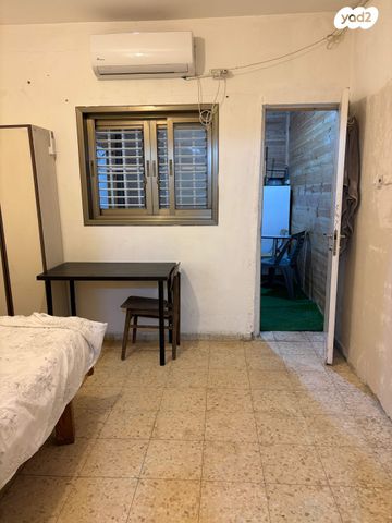 דירה, אברהם ליוואי 10, לב העיר, בת ים