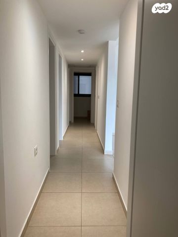 דירה, רב אלוף רפאל איתן 36, רמת אפעל, רמת גן