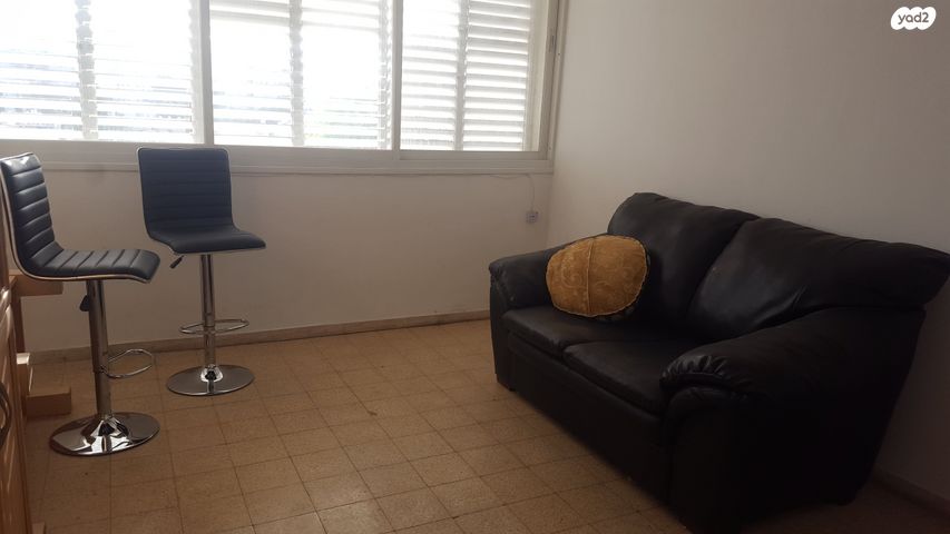 דירה, לוחמי הגטאות 4, צור שלום, קרית ביאליק