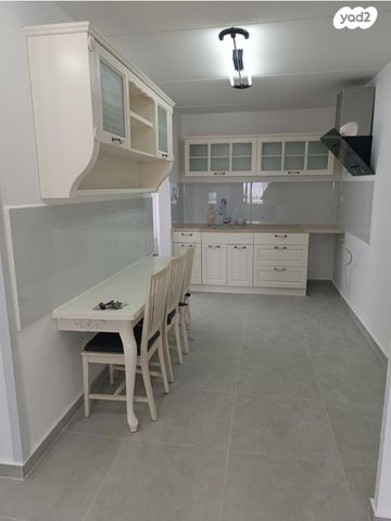 דירה, תבור 16, קרית ים ד', קרית ים