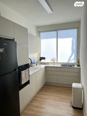 דירה, שפינוזה 10, אברמוביץ', ראשון לציון