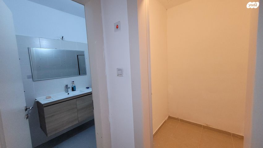 דירה, הצנחנים 14, מגדיאל, הוד השרון