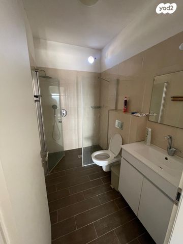 דירה, נורית, נורית, נורית