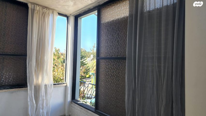 דירת גן, בת עין 8, צהלון, שיכוני חסכון, תל אביב יפו