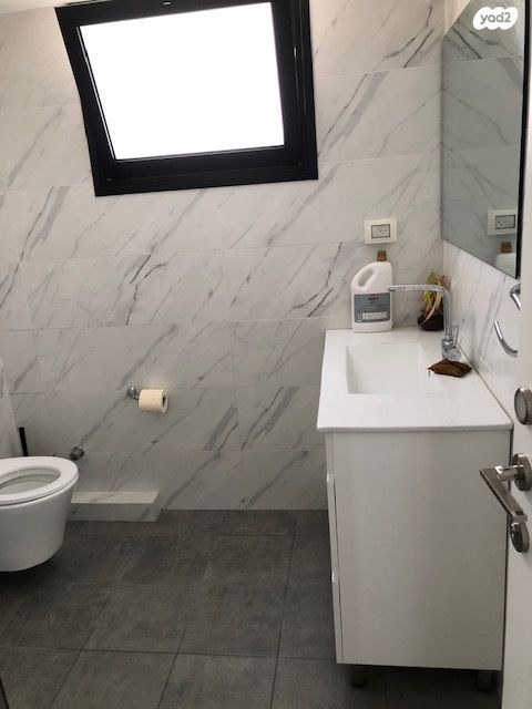 משרדים, רד"ק 22, המושבה הגרמנית, חיפה