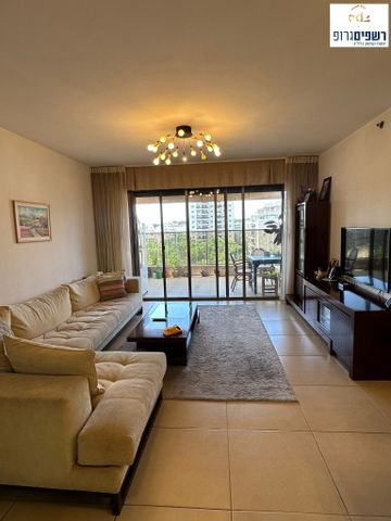 דירה, רמתיים, הוד השרון