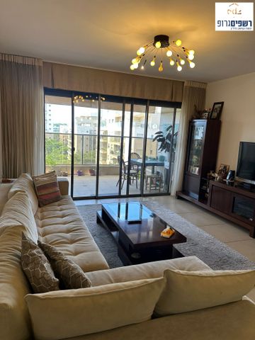 דירה, רמתיים, הוד השרון