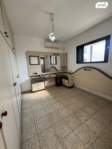 דופלקס, הרב נויפלד 13, קרית הרצוג, בני ברק