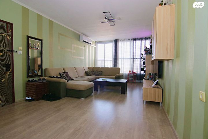 דירה, רמב"ם, ראשון לציון