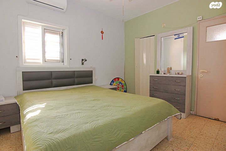 דירה, רמב"ם, ראשון לציון