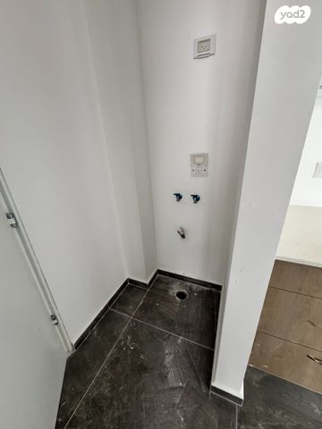 דירה, הרא"ה 90, שכונת הלל, רמת גן