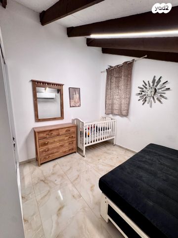 דו משפחתי, סנסן, צור הדסה