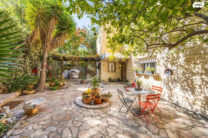 דירה, גבעת זאב