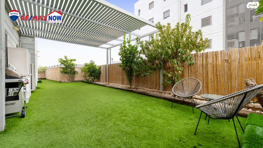 דירת גן, שדרות הרצל, נאות שמיר, יבנה