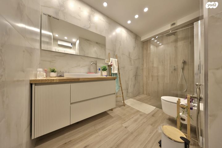 דו משפחתי, השיירה, קרית חיים מזרחית, חיפה