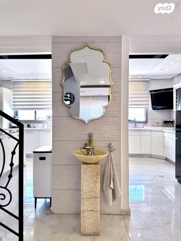 דו משפחתי, סנסן, צור הדסה