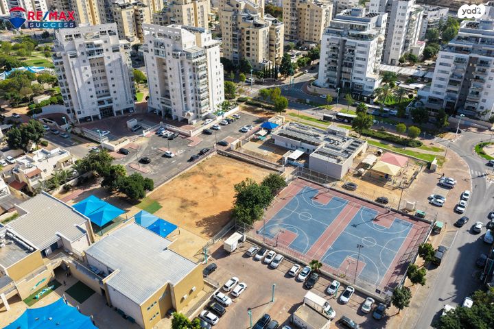 דירת גן, עוזי חיטמן 34, קרית האמנים, מצליח, רמלה