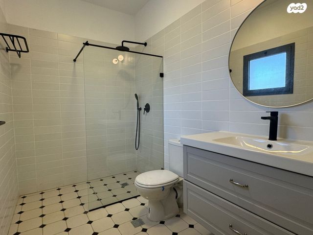 בית פרטי/ קוטג', חורשת האקליפטוס, אדמית / יערית, שלומי