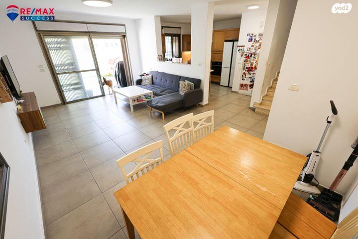 דירת גן, עוזי חיטמן 34, קרית האמנים, מצליח, רמלה