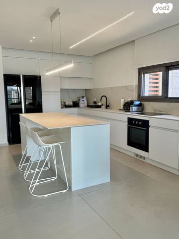 הגוש הגדול, רמת אביב החדשה, נופי ים