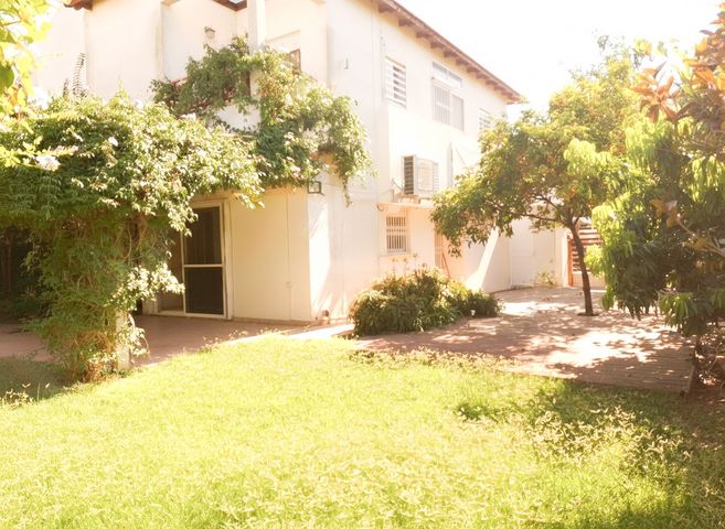 גבעת אלונים