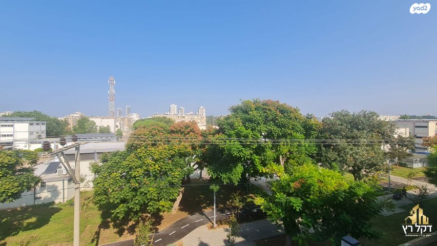 דירה, יאנוש קורצ'אק, עכו