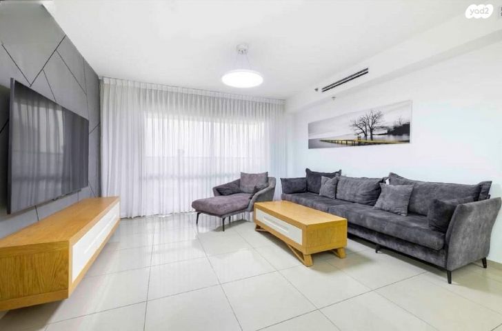 דירה, נתן אלתרמן, רחובות החדשה, רחובות