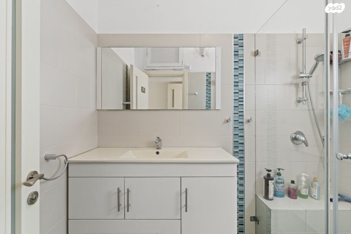 דירה, בני משה, ד' / מערב מרכז העיר, רחובות