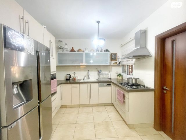 דירה, כובשי החרמון, שעריים, רחובות