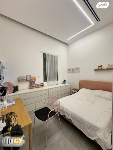 גג/ פנטהאוז, יוסף אבו, נתיבות מערב, נתיבות