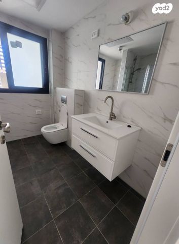 דירה, ראול ולנברג 33, תל אביב יפו