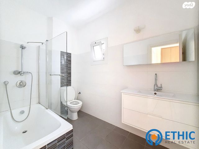 דו משפחתי, מרכז דרום, רעננה