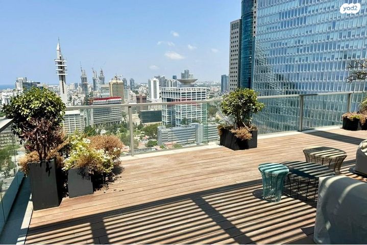 גג/ פנטהאוז, אלוף קלמן מגן 3, גני שרונה, קרית הממשלה, תל אביב יפו