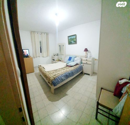 דירה, הברוש, אורות, אור עקיבא