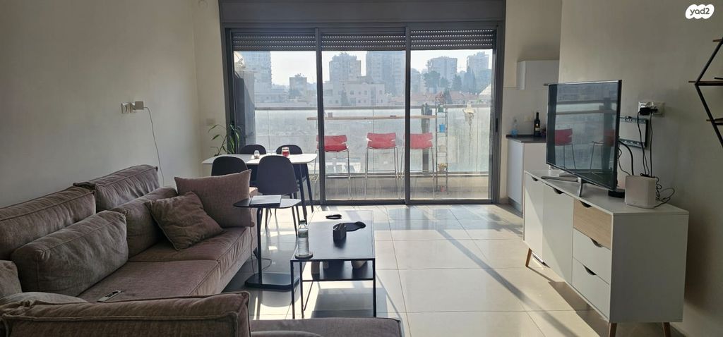 דירה, איתמר, חרוזים, רמת גן