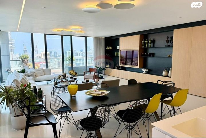 גג/ פנטהאוז, אלוף קלמן מגן 3, גני שרונה, קרית הממשלה, תל אביב יפו