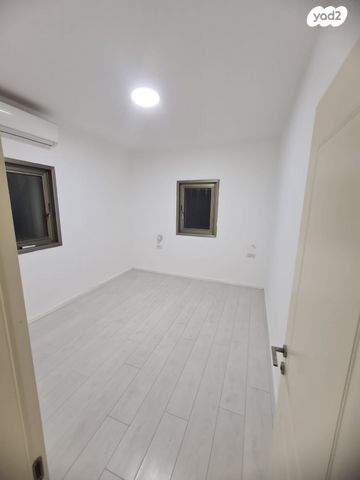 דירה, מסריק 22, עצמאות יוספטל, בת ים