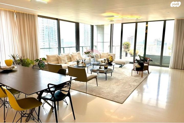 גג/ פנטהאוז, אלוף קלמן מגן 3, גני שרונה, קרית הממשלה, תל אביב יפו