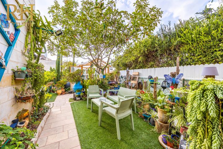 דירת גן, הגיא, קרית יערים, גבעת זאב