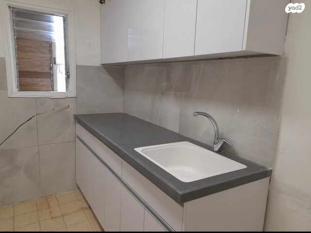 דירה, שיכון עובדים, טבריה