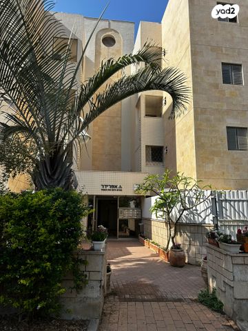 דירה, יצחק חכימי, ברנע, אשקלון