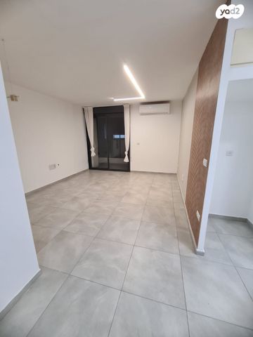 דירה, מסריק 22, עצמאות יוספטל, בת ים