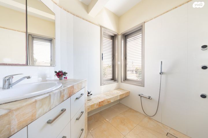 בית פרטי/ קוטג', אברהם נוטמן, מקוב, רחובות